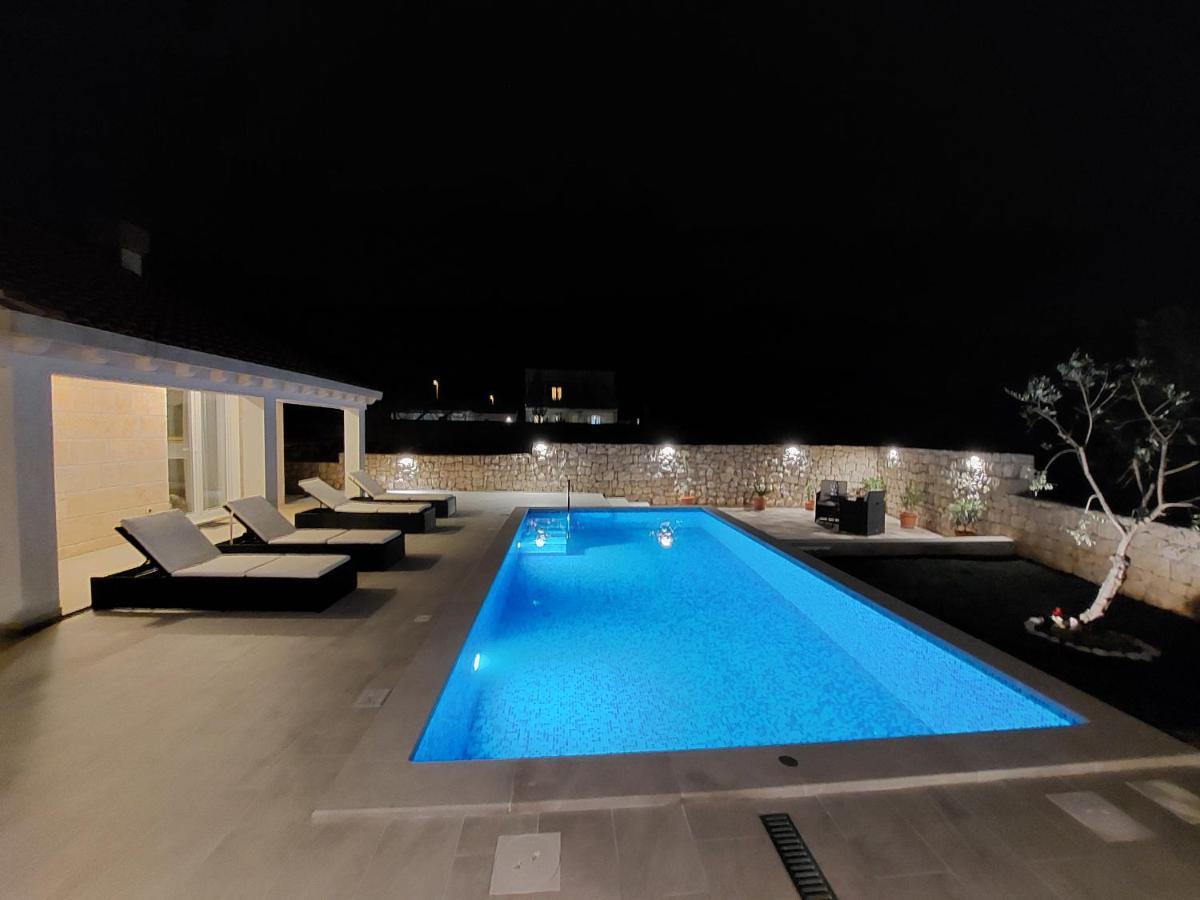 Apartment Holiday Home Doma, Cilipi Near Dubrovnik ภายนอก รูปภาพ