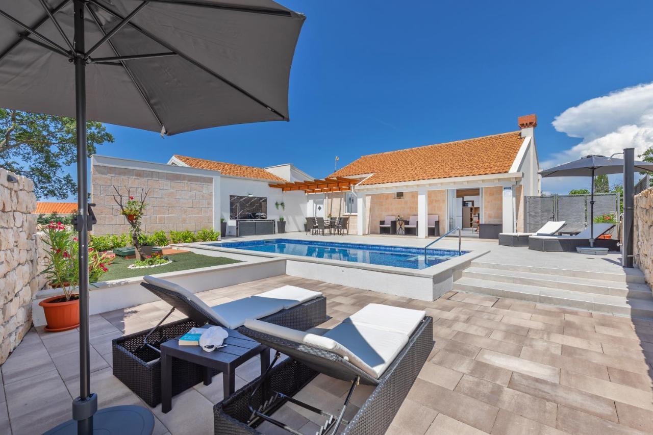 Apartment Holiday Home Doma, Cilipi Near Dubrovnik ภายนอก รูปภาพ