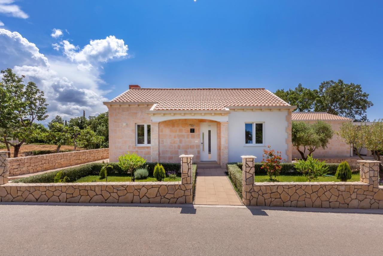 Apartment Holiday Home Doma, Cilipi Near Dubrovnik ภายนอก รูปภาพ