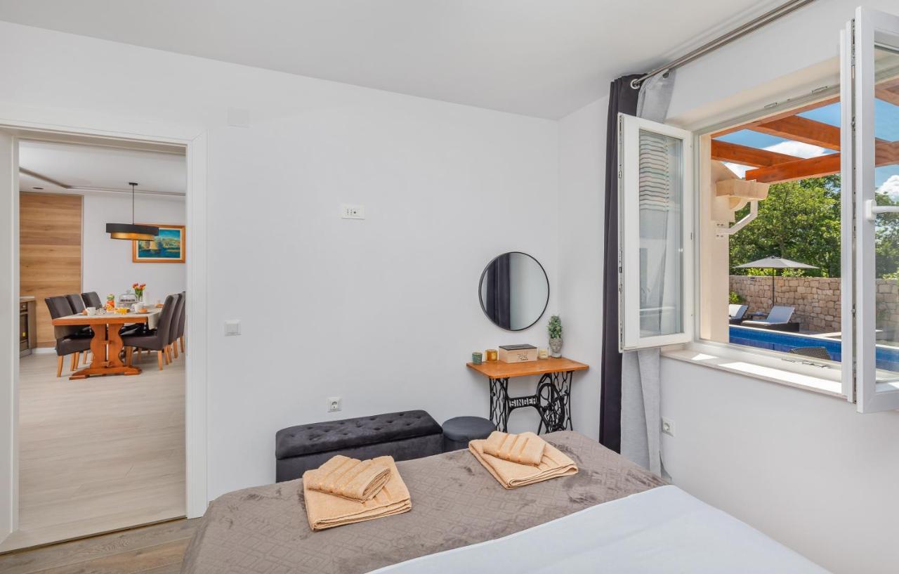 Apartment Holiday Home Doma, Cilipi Near Dubrovnik ภายนอก รูปภาพ
