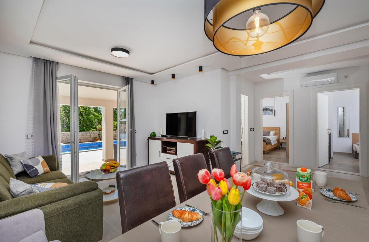 Apartment Holiday Home Doma, Cilipi Near Dubrovnik ภายนอก รูปภาพ