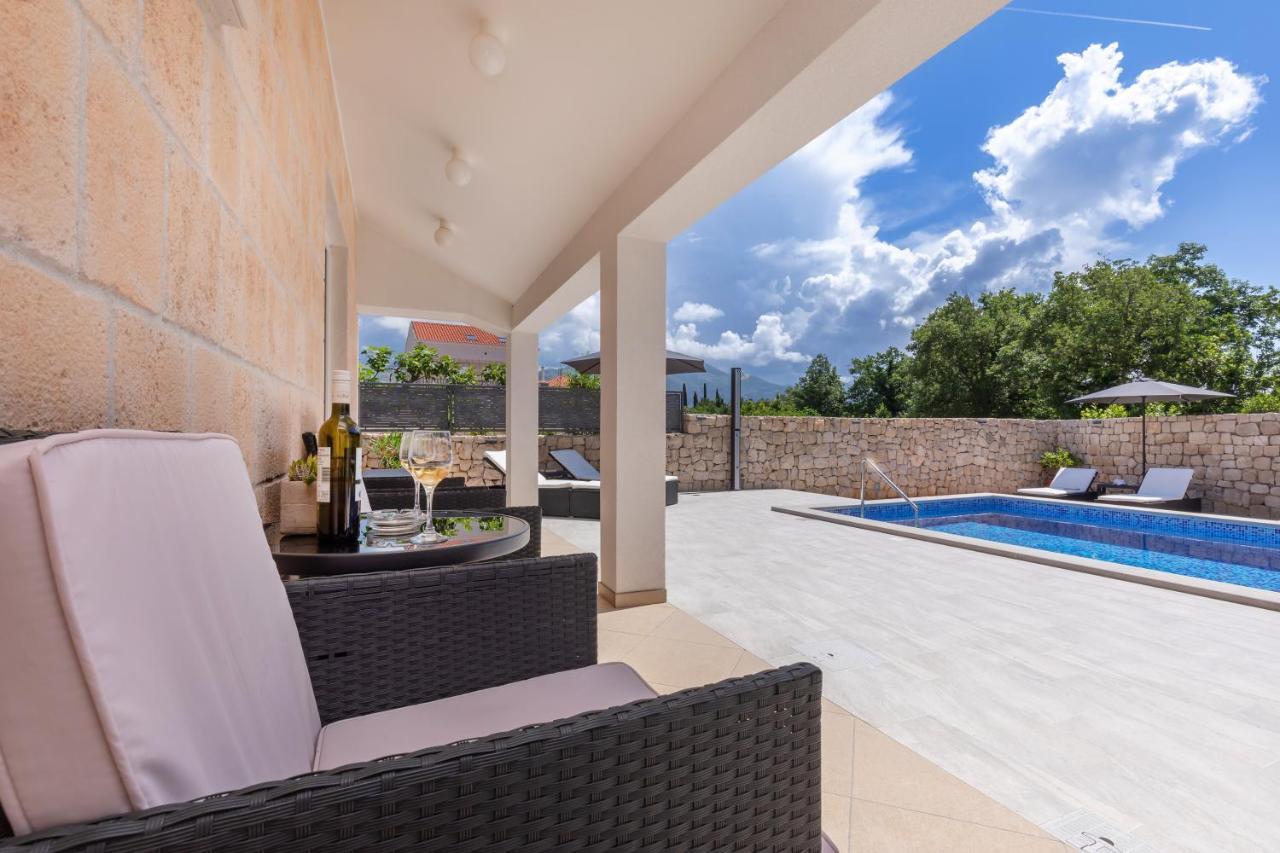 Apartment Holiday Home Doma, Cilipi Near Dubrovnik ภายนอก รูปภาพ