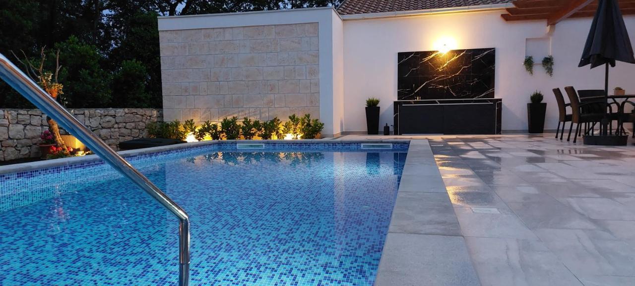 Apartment Holiday Home Doma, Cilipi Near Dubrovnik ภายนอก รูปภาพ