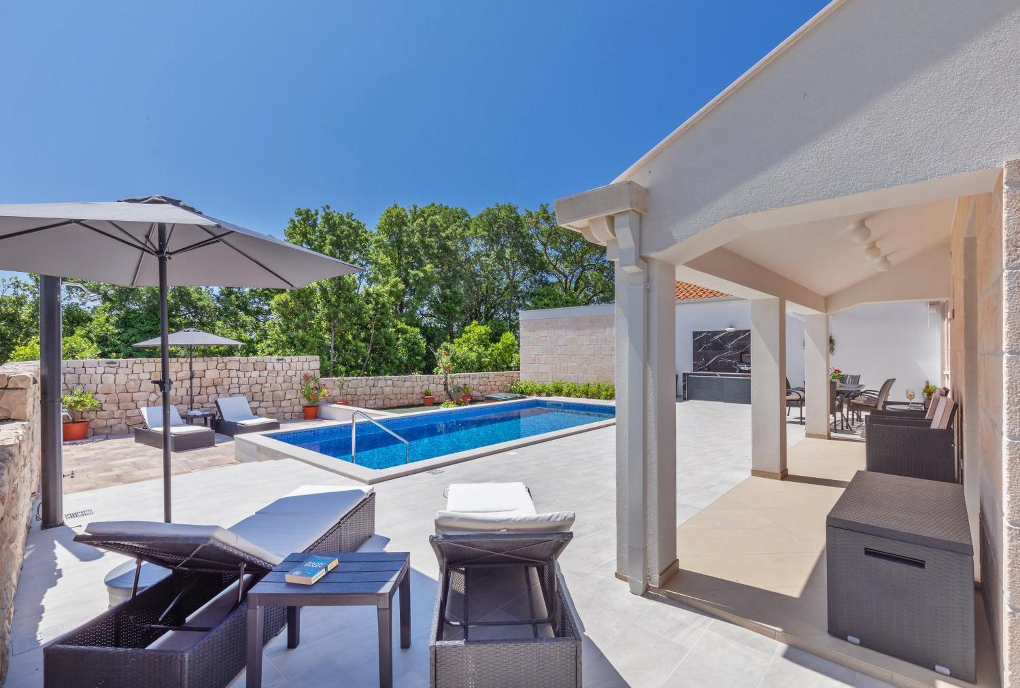Apartment Holiday Home Doma, Cilipi Near Dubrovnik ห้อง รูปภาพ